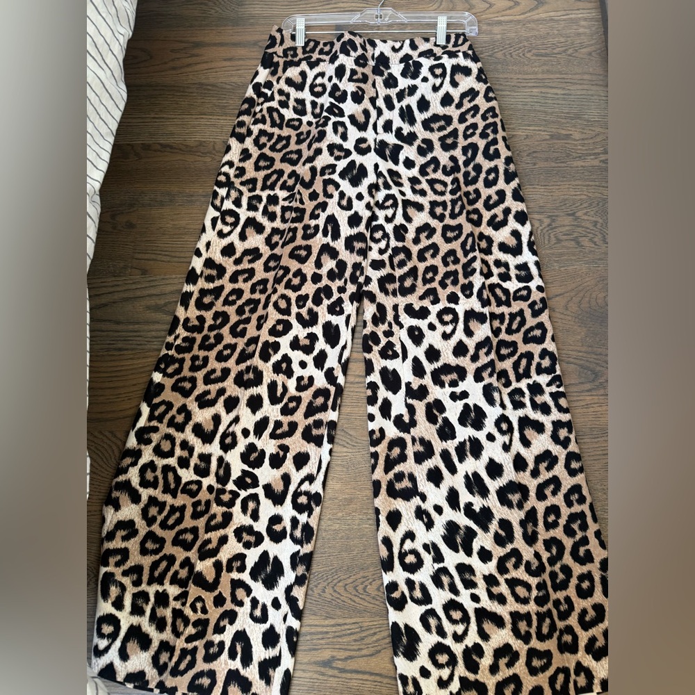 Banana Republic Leopard Print Wide Leg Pants. Size 4. NWOT. - Picture 3 of 6